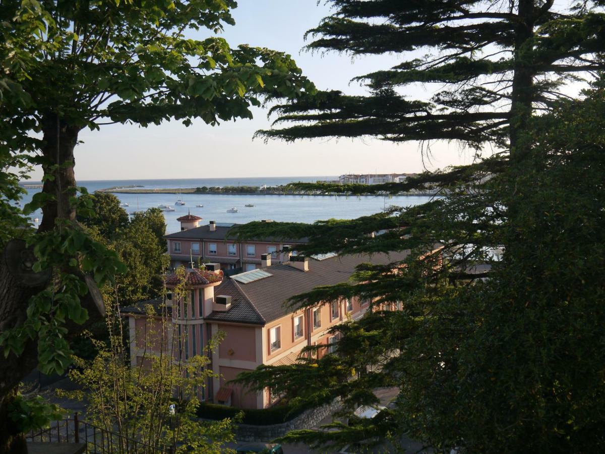 Eguzkilorea * Hondarribia